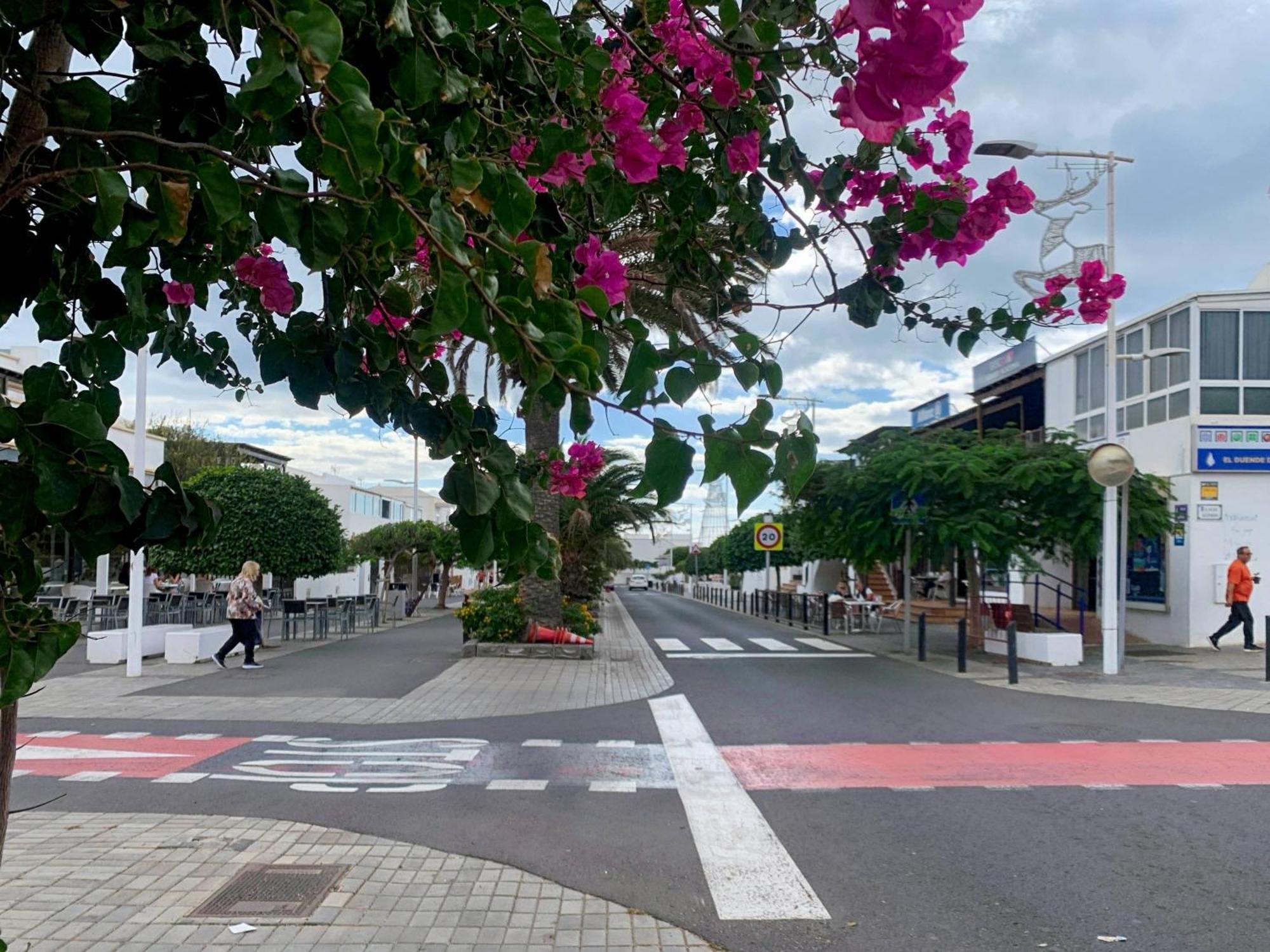 Habitaciones Privadas Cerca De La Playa Y Aeropuerto En Casa Compartida Con Otros Huespedes Playa Honda  Kültér fotó