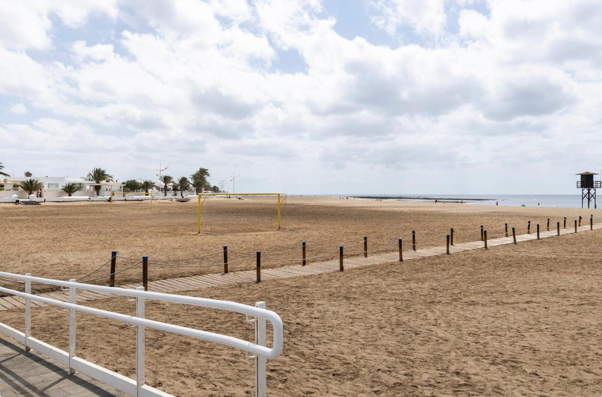 Habitaciones Privadas Cerca De La Playa Y Aeropuerto En Casa Compartida Con Otros Huespedes Playa Honda  Kültér fotó