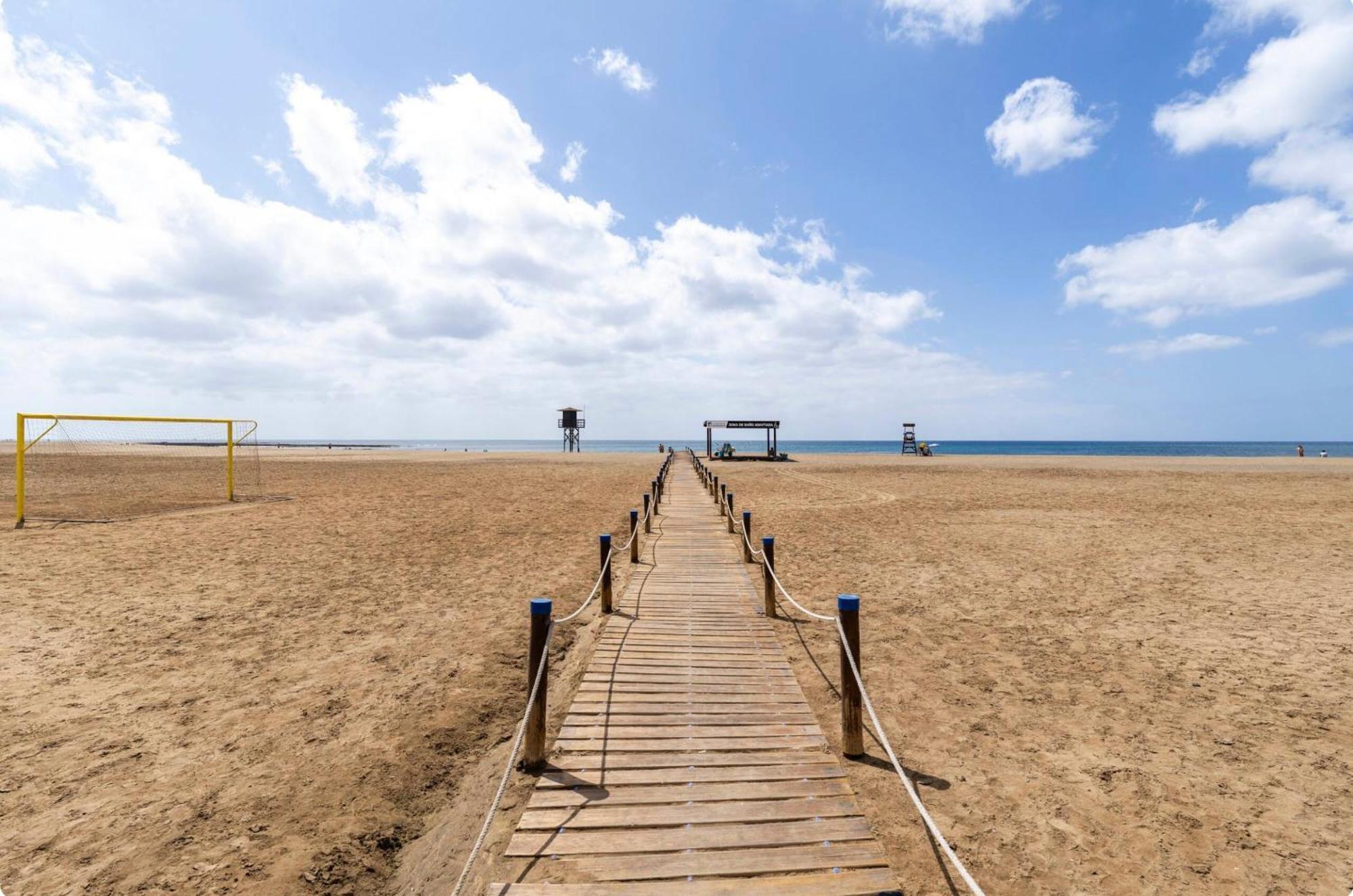 Habitaciones Privadas Cerca De La Playa Y Aeropuerto En Casa Compartida Con Otros Huespedes Playa Honda  Kültér fotó